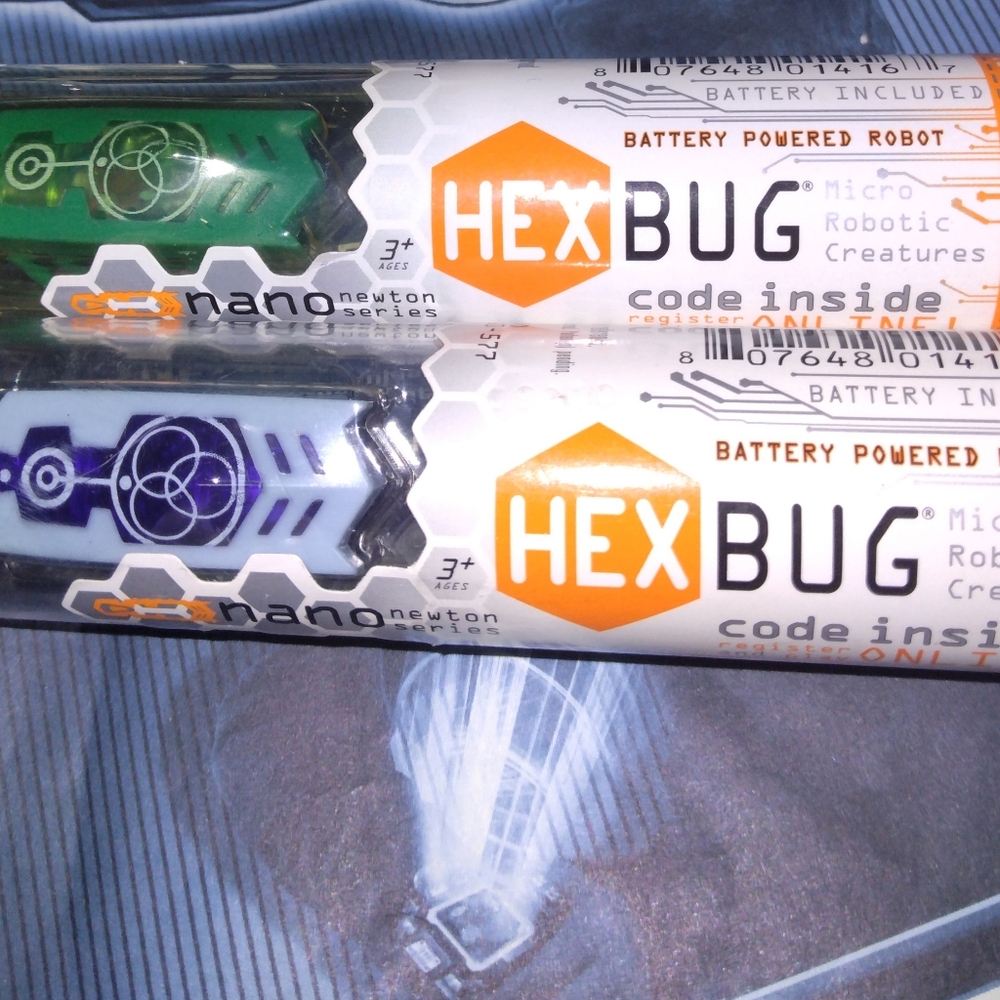 HEXBUG Nano Newton Series - Green and Blue Micro Robots